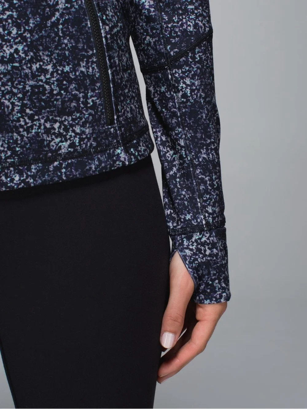Lululemon Forme Jacket (Cuffins) Zip-Up. Size 8